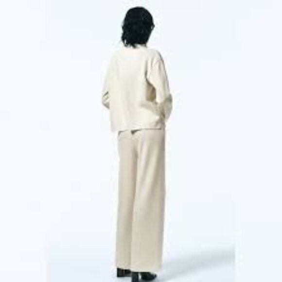 Zara 🆕️ Ribbed Cream Top - Picture 2 of 11